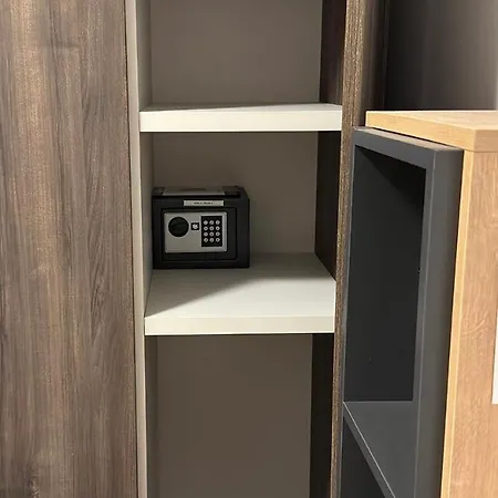 Railwayrooms22 Hostel Λιουμπλιάνα