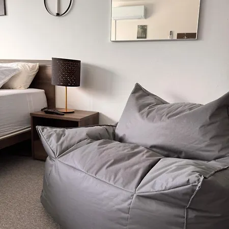 Railwayrooms22 Hostel Λιουμπλιάνα