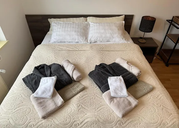 Railwayrooms22 * Laibach